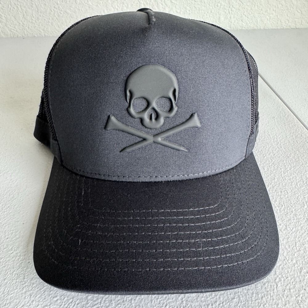 G/FORE Skull & Tees Trucker Hat Mens One Size Charcoal Mesh Snapback Golf Cap
